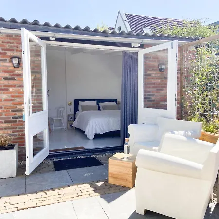 アパート Little House